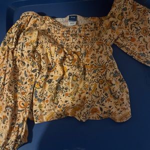Girls long sleeve of shoulder flowered shirt